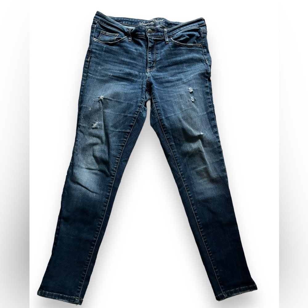 Universal Thread, Distressed, Mid Rise Skinny size 10/30